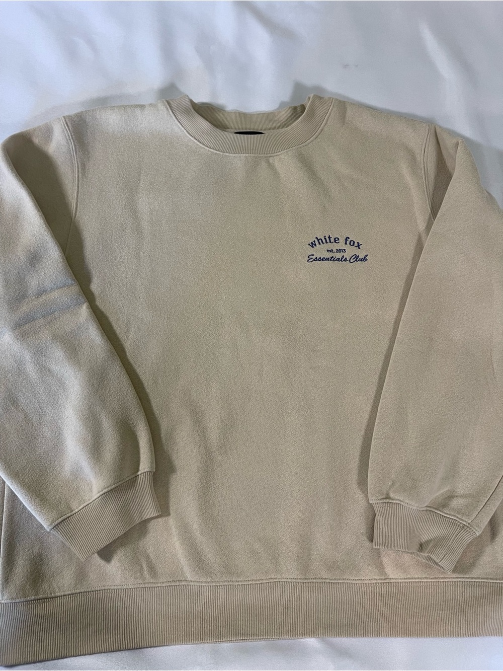 White Fox Essentials Club Oversized Sweatshirt M/L